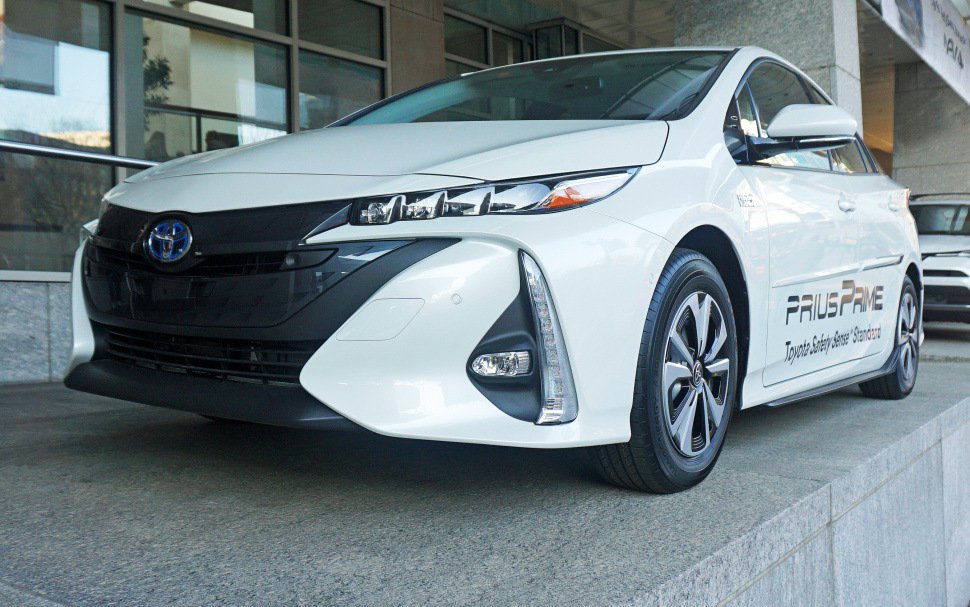 Toyota Prius technical specifications and fuel economy